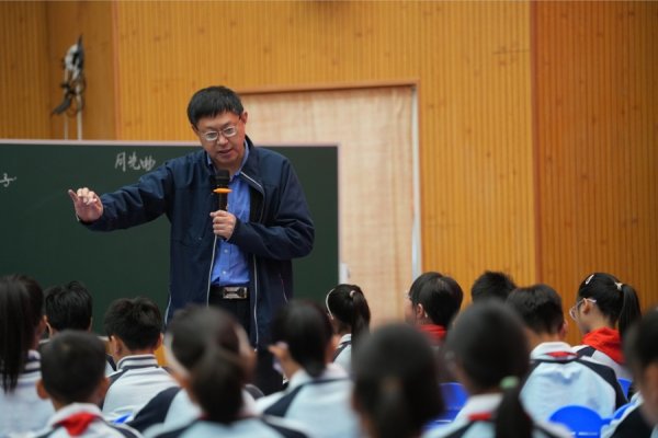 红牛策略 15位名师“云端送教”，探索优质教育资源跨区域共享新实践